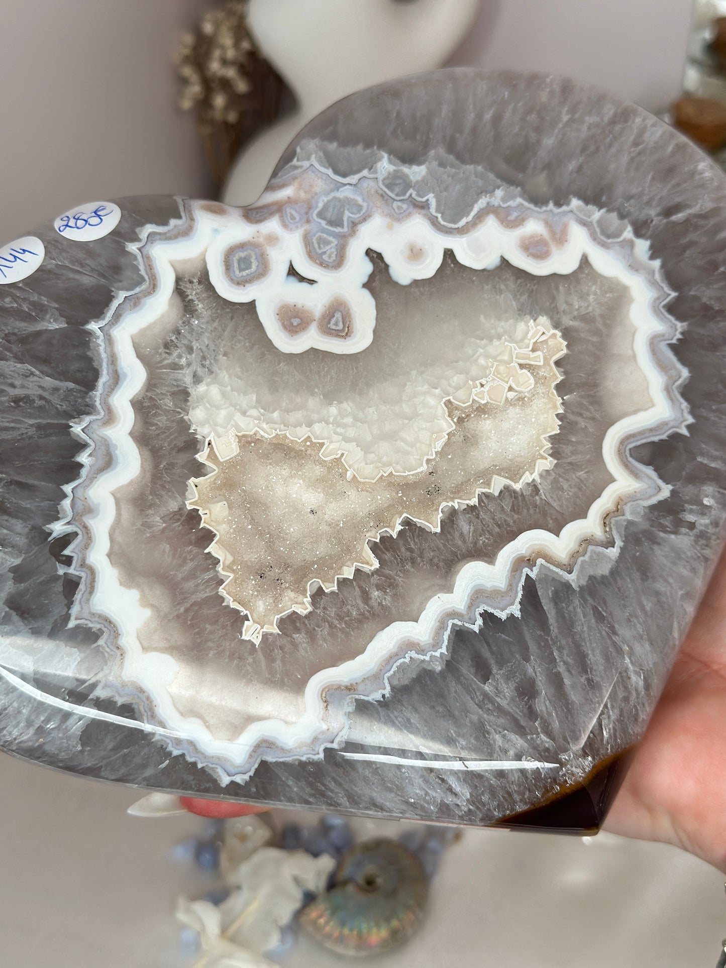 Gros cœur en agate du Brésil - socle inclus