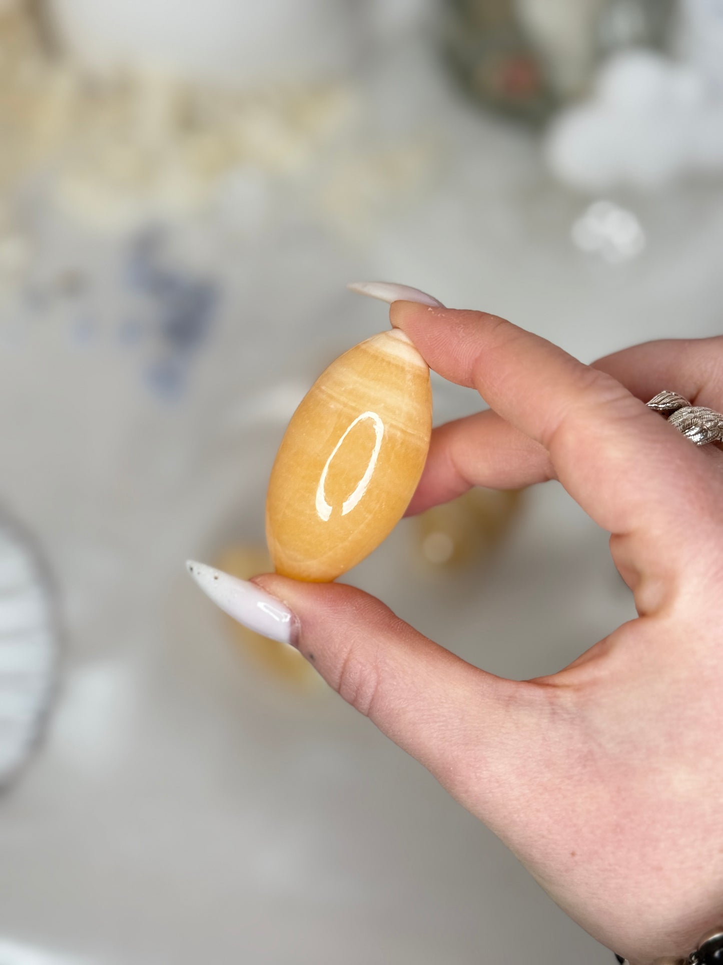 Shiva Lingam - calcite mangue