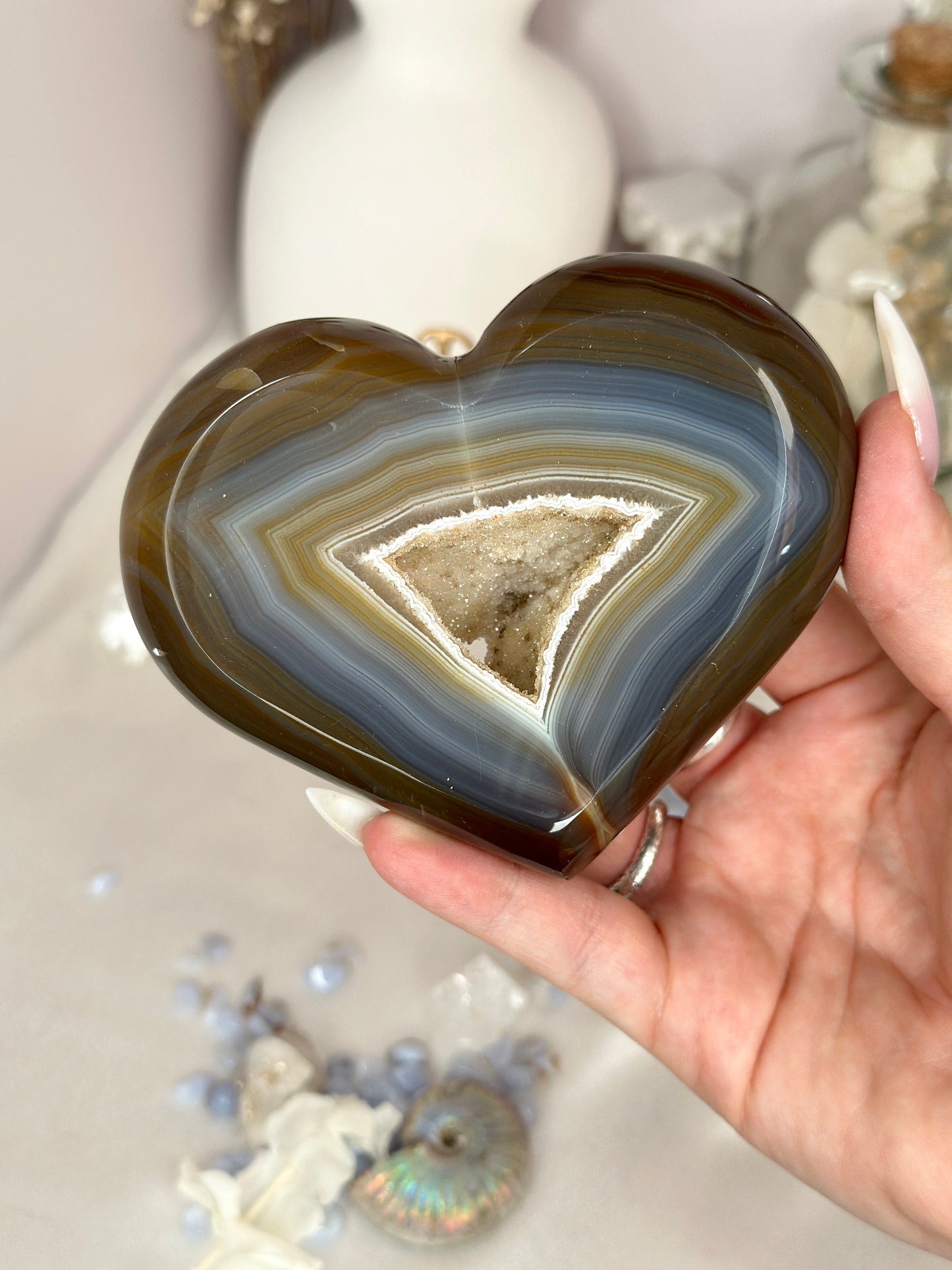 Cœur Agate cristallisée du Brésil - socle inclus