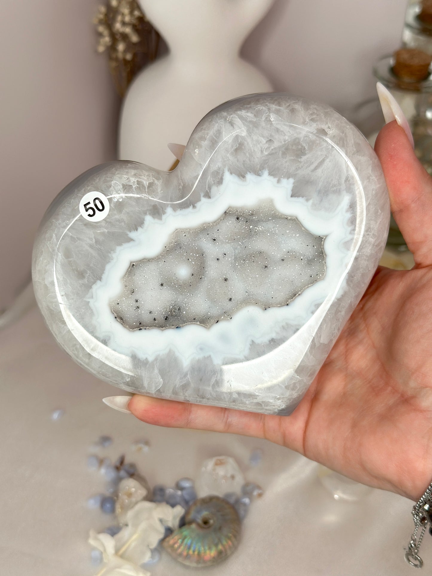 Cœur en Agate cristallisée du Brésil - socle inclus