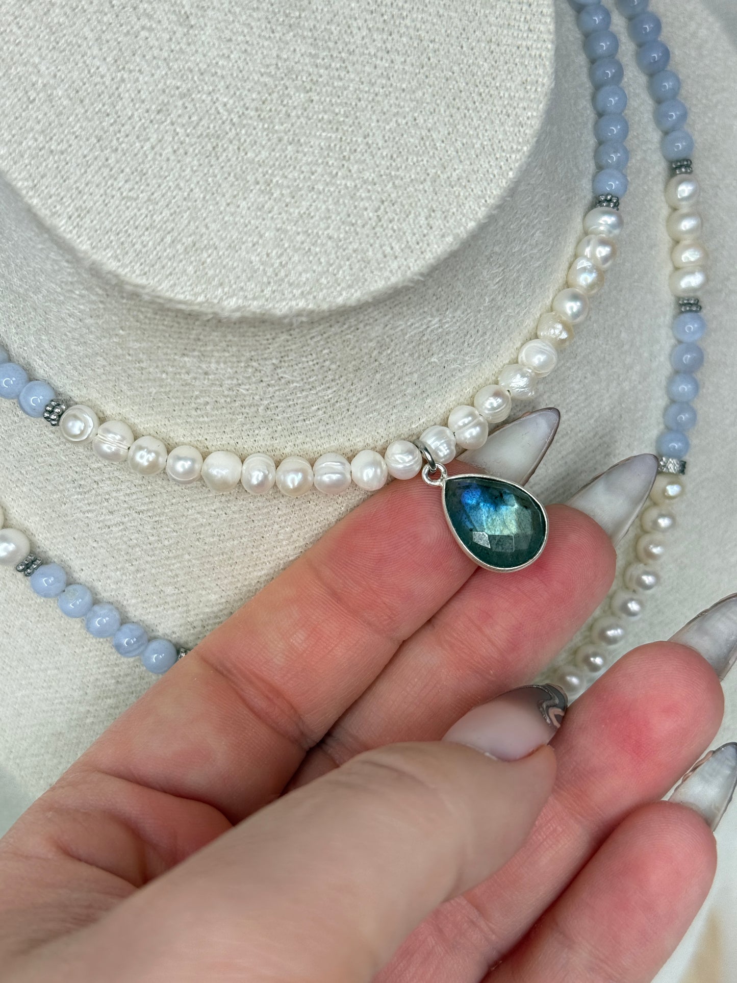 Collier Kristal Ame©️ - Nacre et blue lace