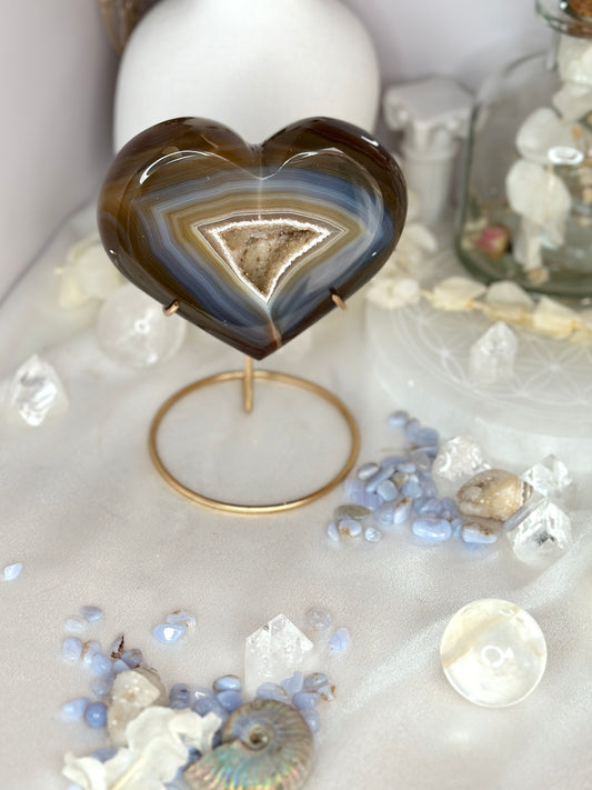 Cœur Agate cristallisée du Brésil - socle inclus