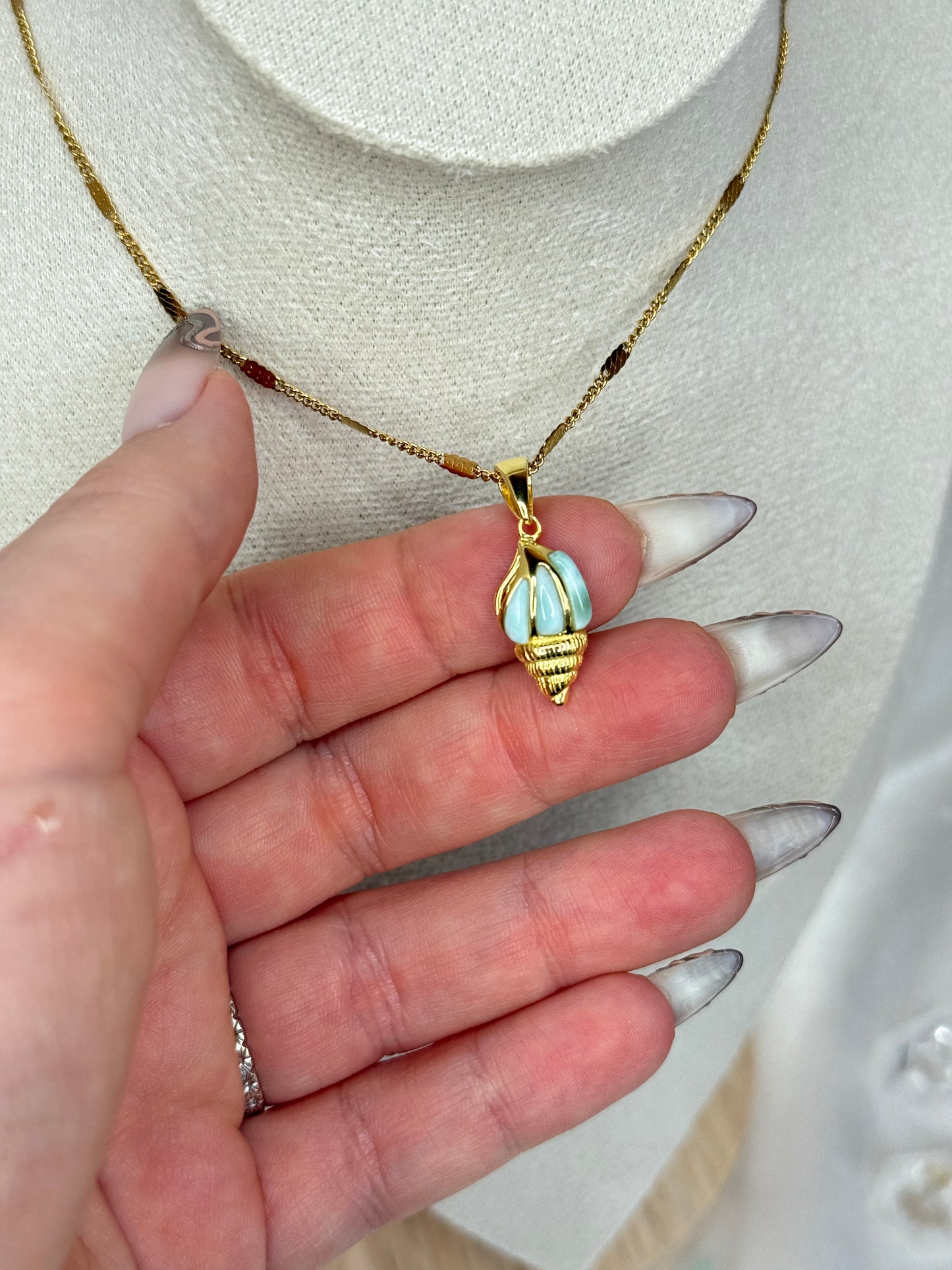 Pendentif coquillage larimar