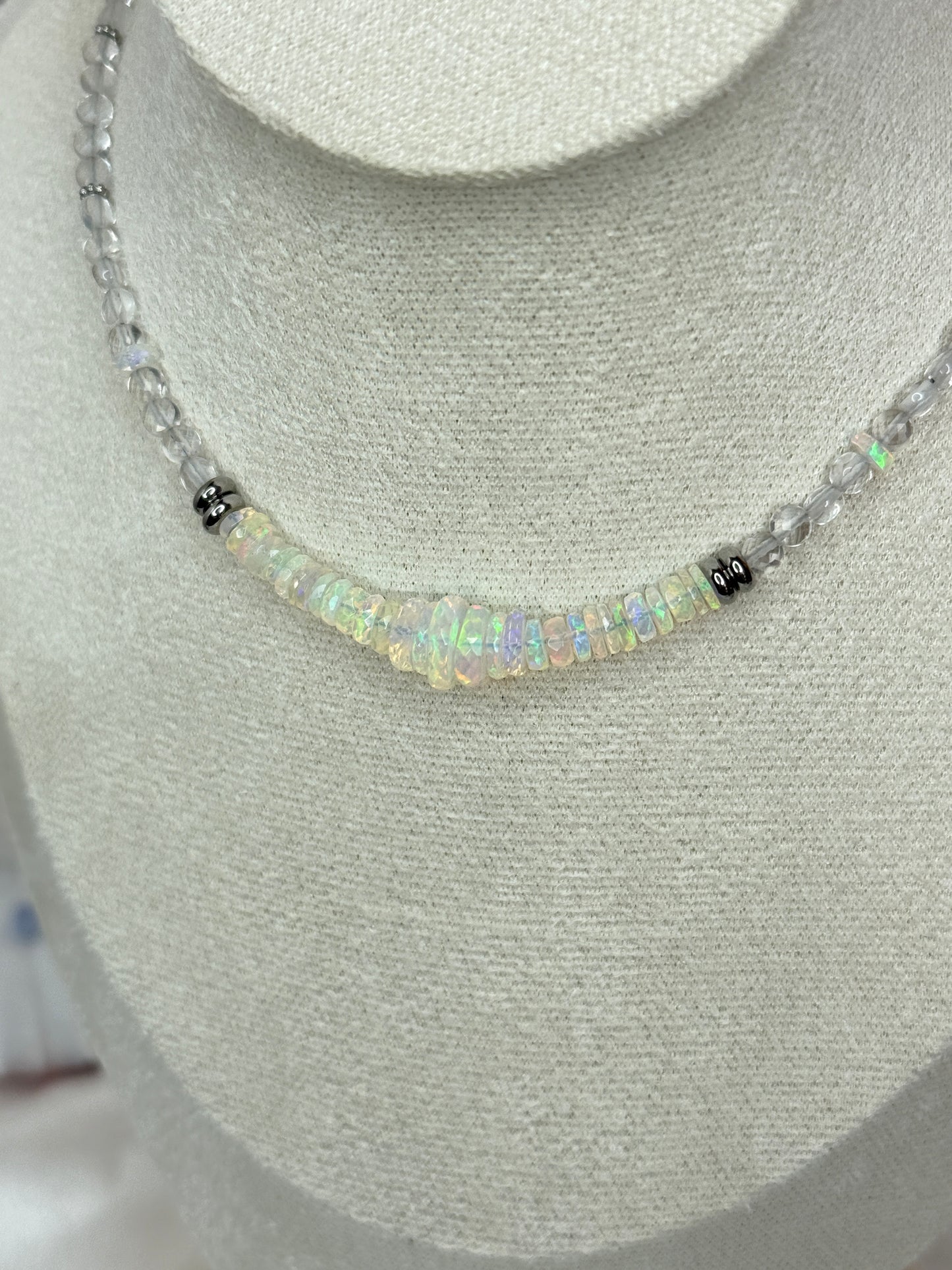 Collier Kristal Ame©️ - Opales