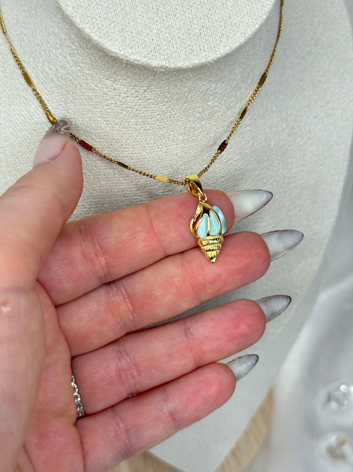Pendentif coquillage larimar
