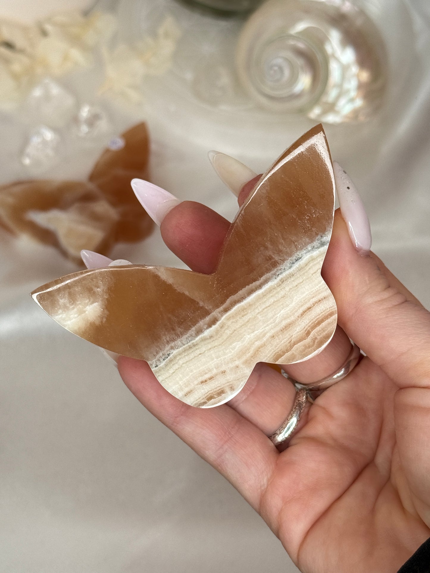 Papillons 2D - Calcite miel